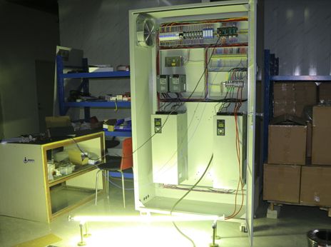 專業電氣工程師組裝